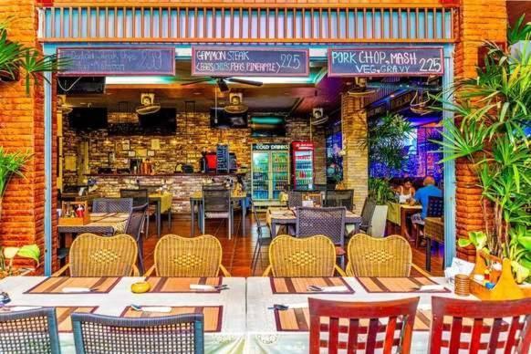 Jolly Guesthouse & Restaurant Pattaya Exterior foto